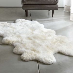 Crate&Barrel Ivory Sheepskin Rug 42"x72"